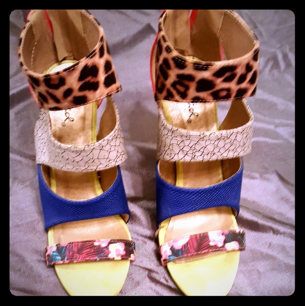 Open toed multi print heels